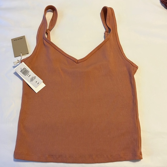 Aritzia Tops - Aritzia tank